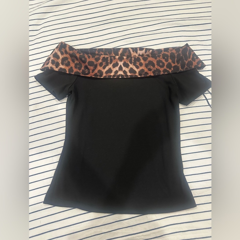 Hell Bunny Black Top with Leopard Print Collar - Picture 9 of 13